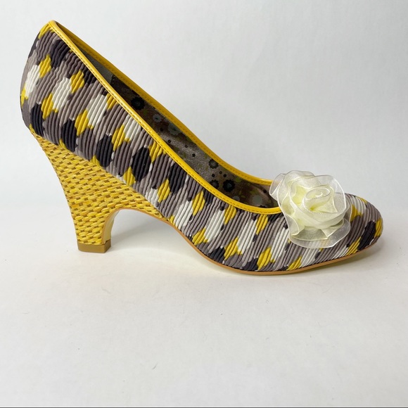 NWOB Poetic Licence Picnic Ready Yellow and Gray Embellished Heel - Picture 3 of 12